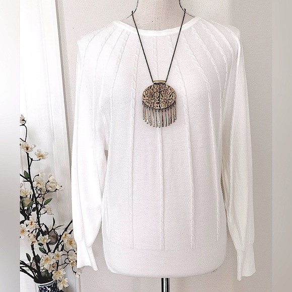 TAHARI Off-white Sweater w/ Ascend Stitching - Picture 3 of 12